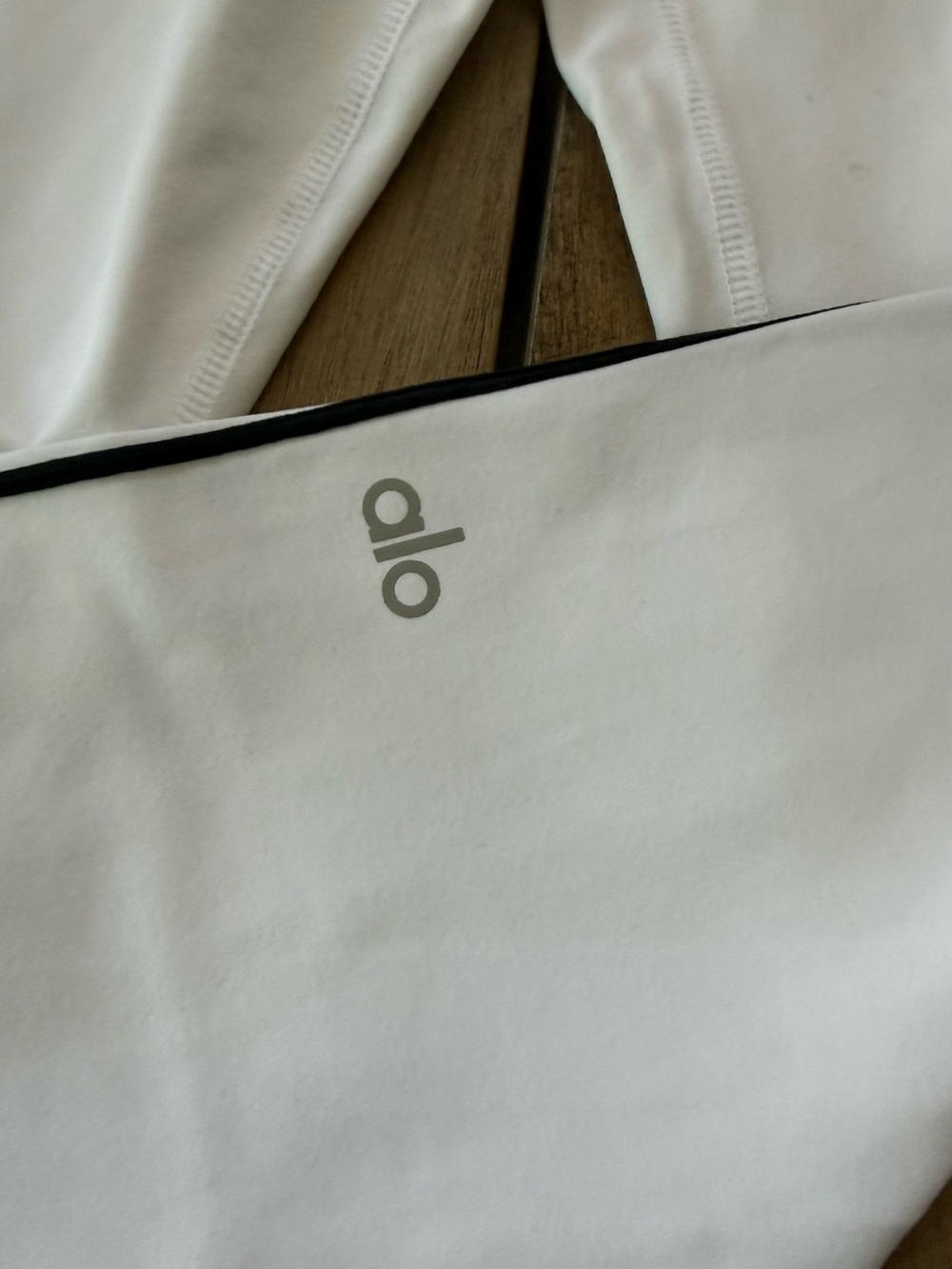 ALO Yoga White Active Set with Black Trim - Picture 3 of 6